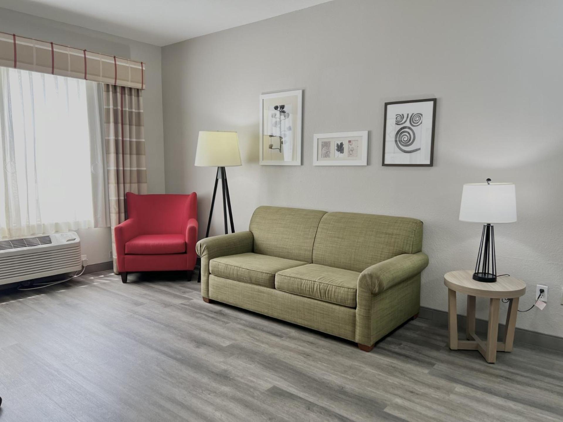 Country & By Radisson, Airport, Az 3*