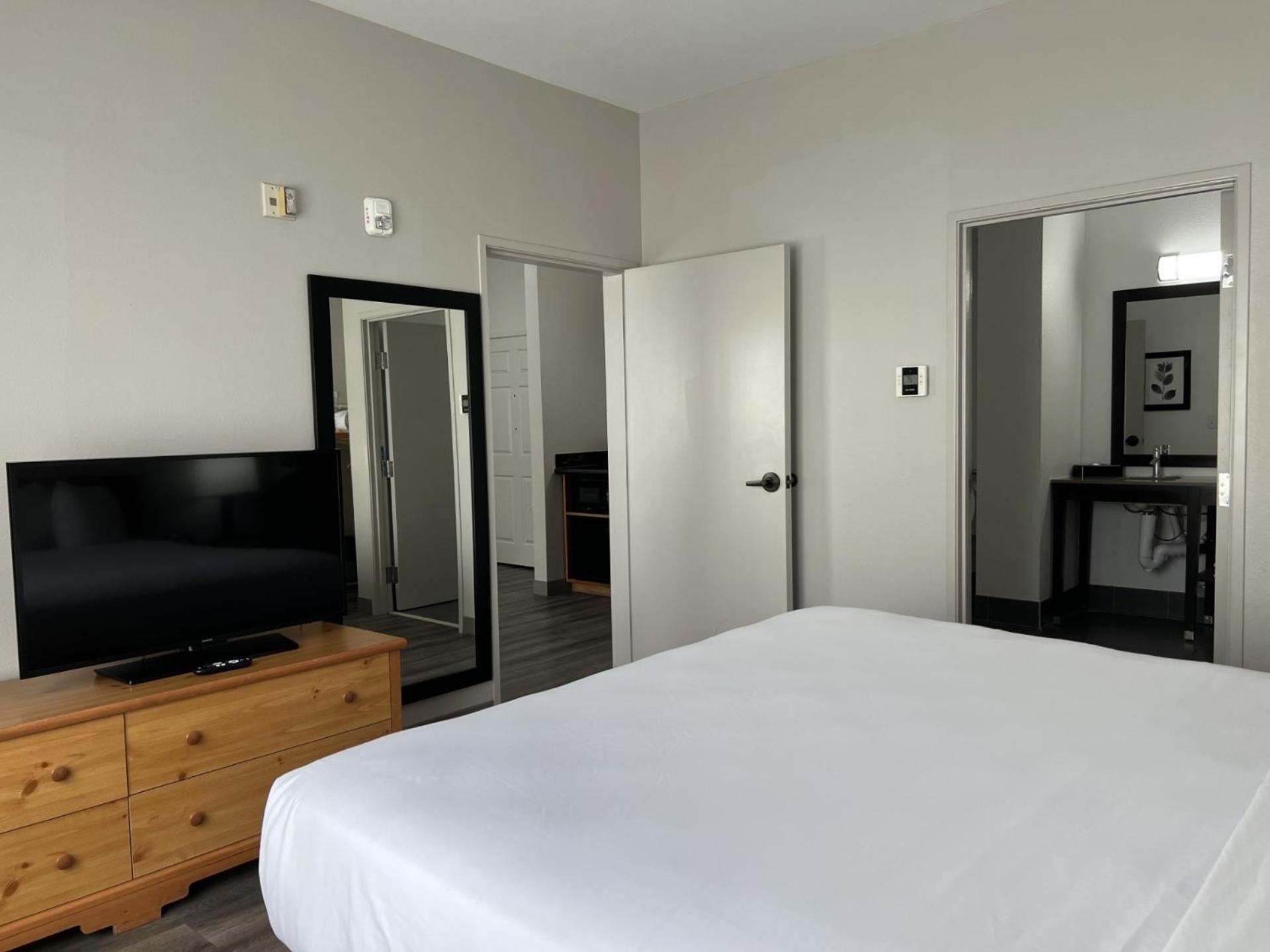 Country & By Radisson, Airport, Az Tucson