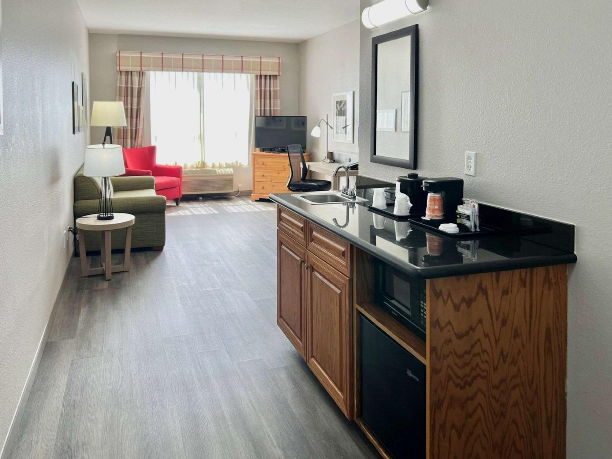 Country & By Radisson, Airport, Az 3* Tucson