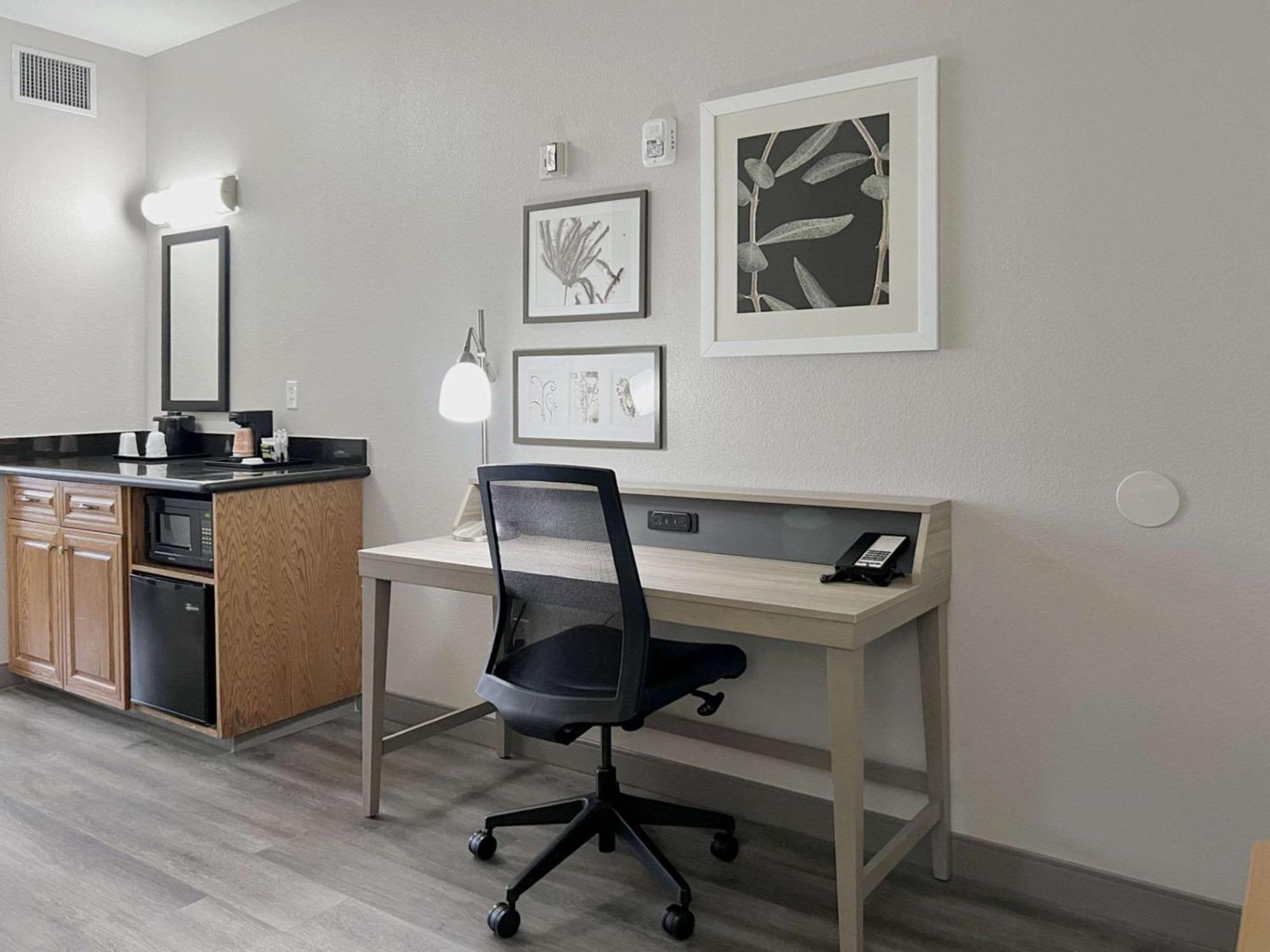 Country & By Radisson, Airport, Az 3* Tucson