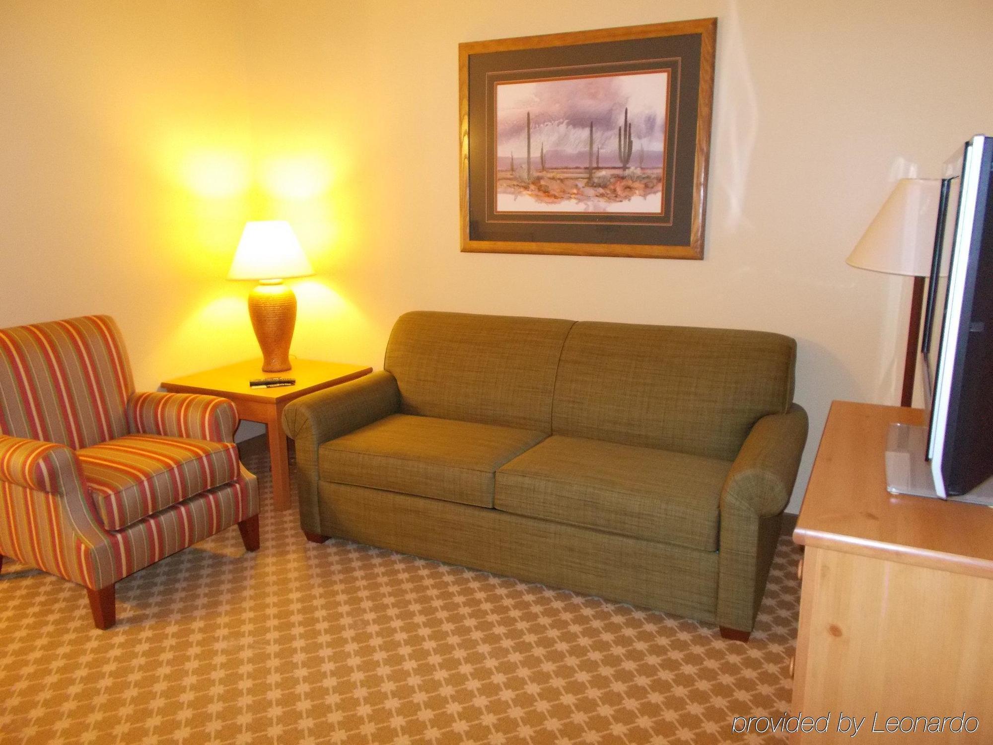 Country & By Radisson, Airport, Az 3*