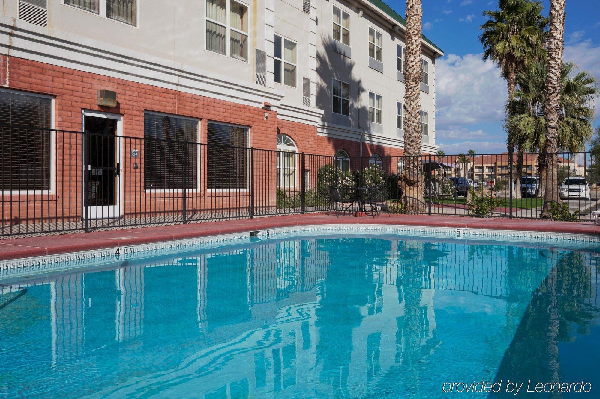 Country & By Radisson, Airport, Az Hotel 3*
