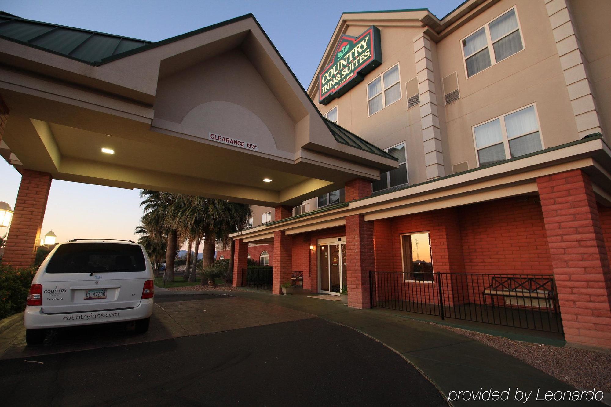 Country & By Radisson, Airport, Az Hotel 3*