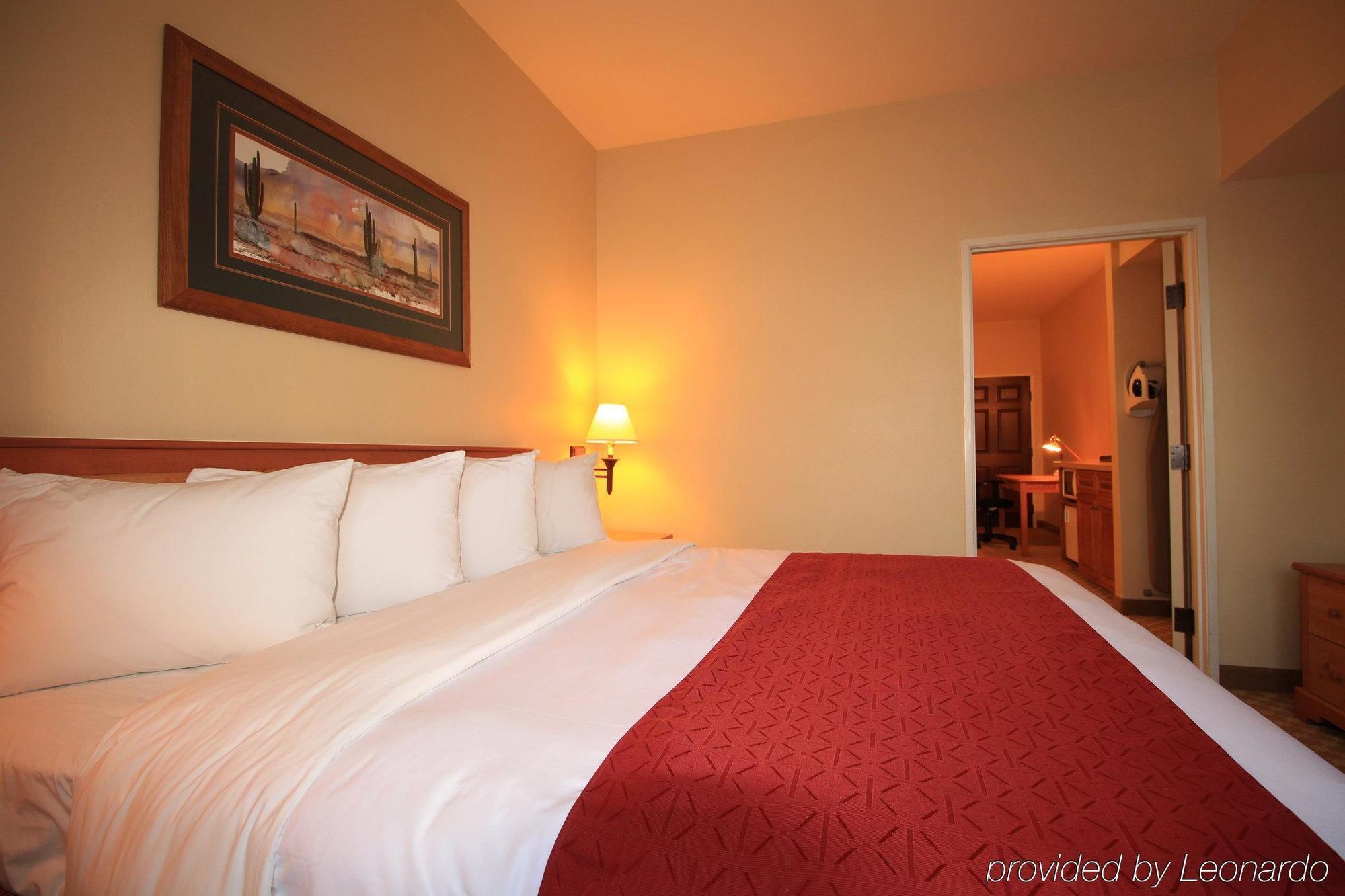 Country & By Radisson, Airport, Az 3* Tucson