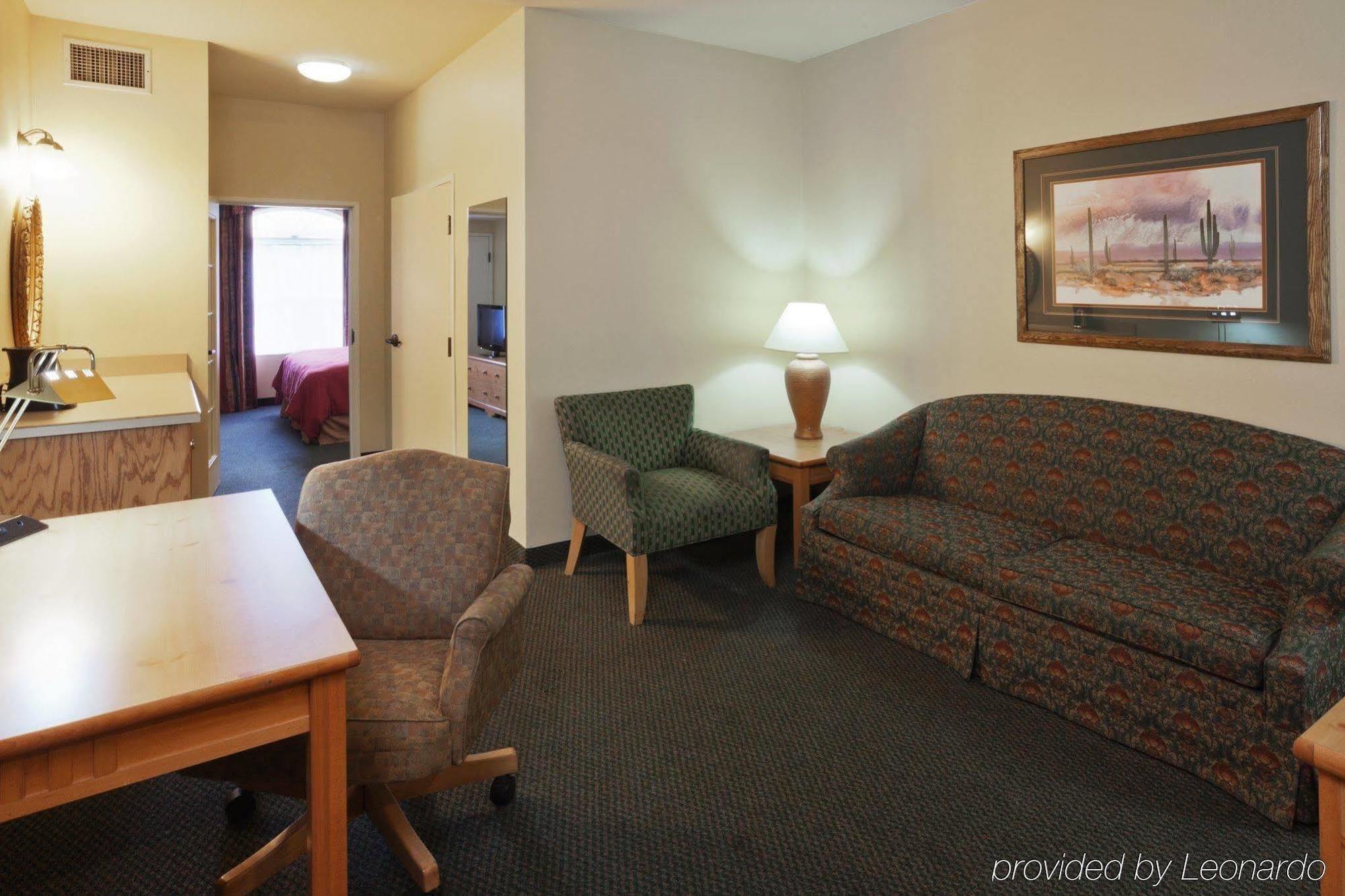 Country & By Radisson, Airport, Az 3*